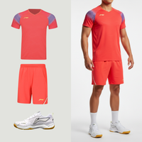 Li-Ning badminton T-shirt til mænd med perfekt pasform. Shop Looket 